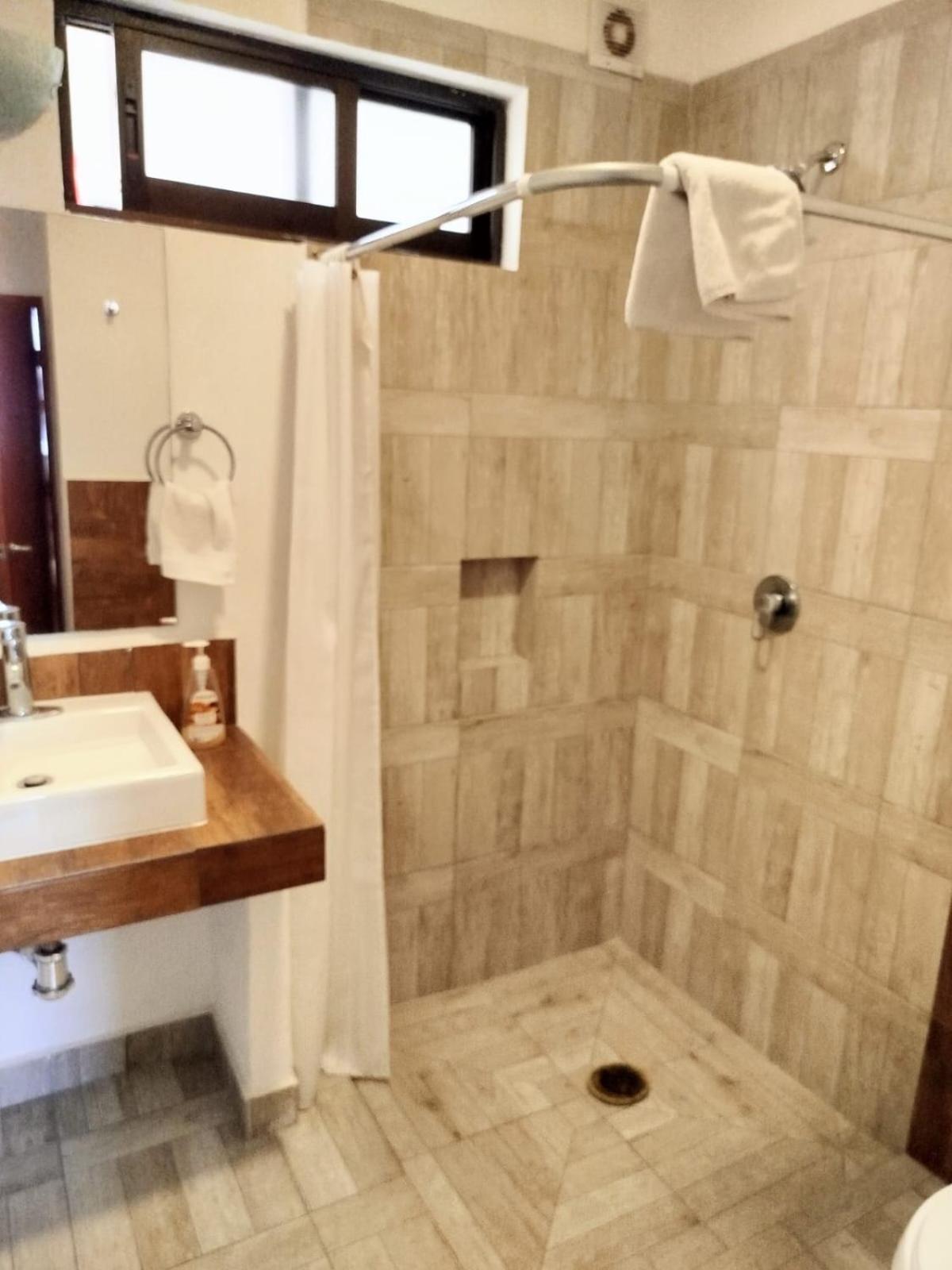 Casa Republik Hotel Leon Luaran gambar
